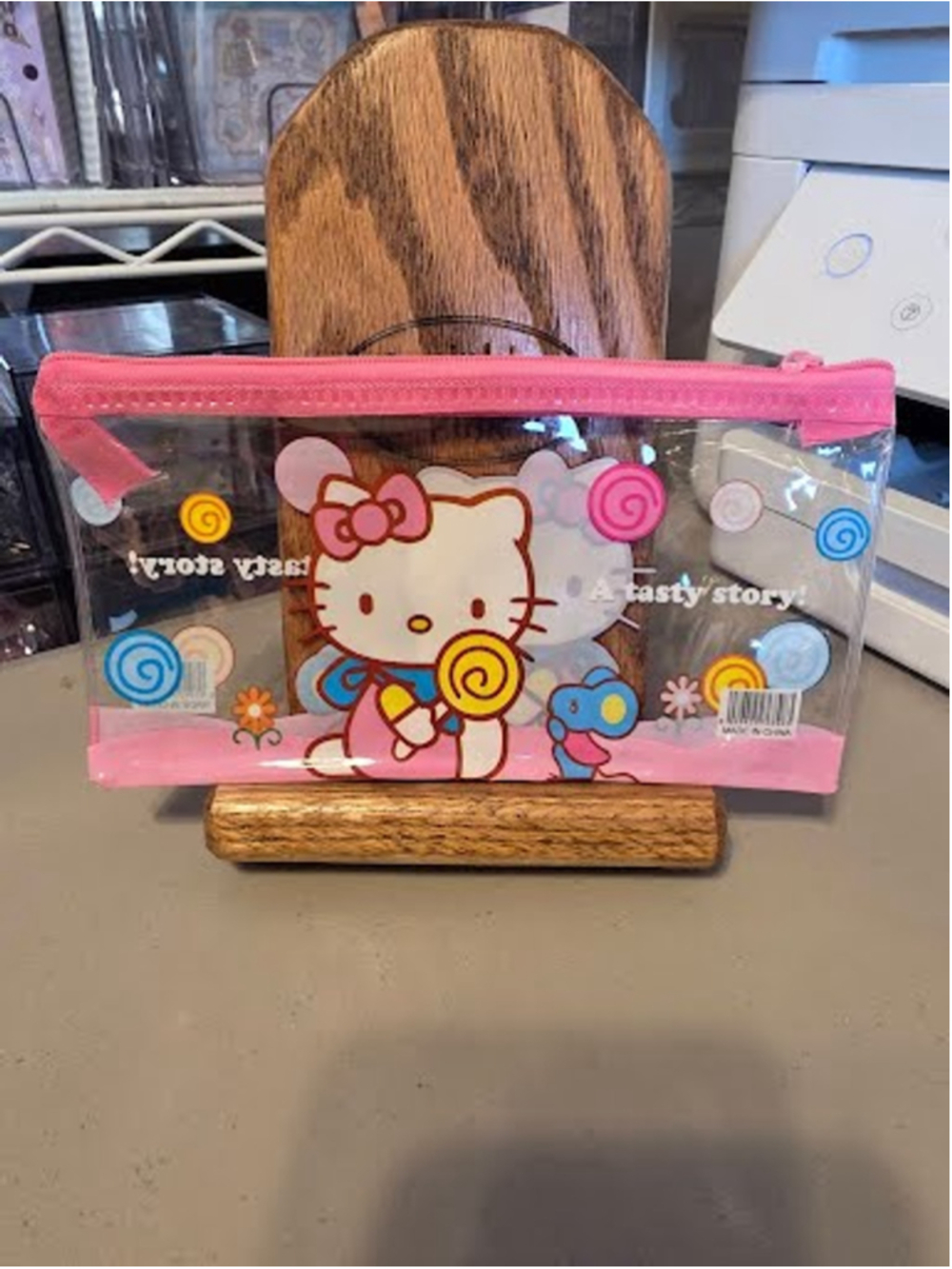 #HK-2303 Hello Kitty Small Vinyl Zippered Pencil bags 7.5" Pencil Bags